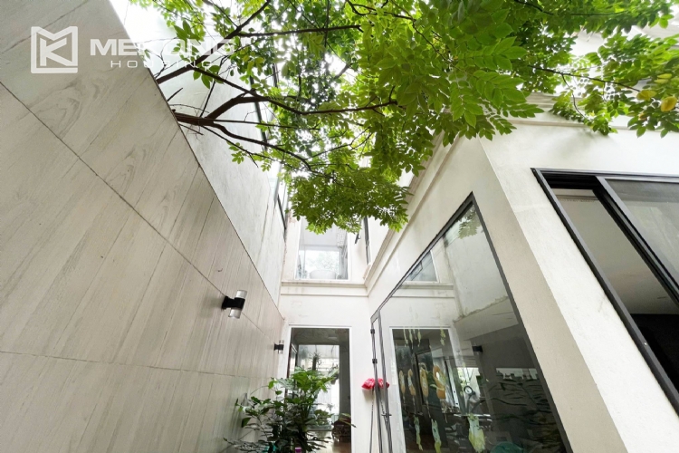 Luxurious Garden Villa for Rent in T8 Ciputra 44