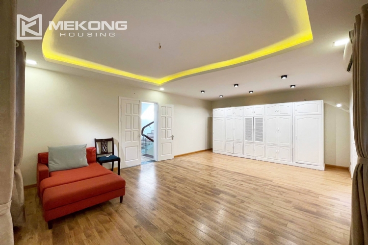 Luxurious & Spacious Garden Villa for Rent in T8 Ciputra 30