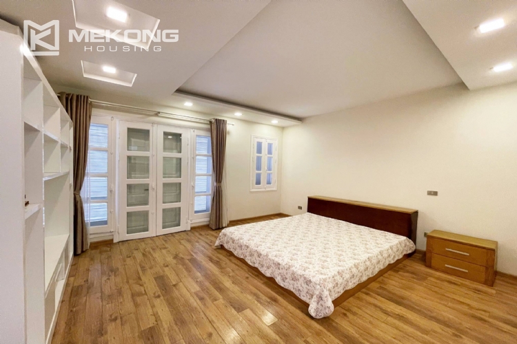 Luxurious & Spacious Garden Villa for Rent in T8 Ciputra 32