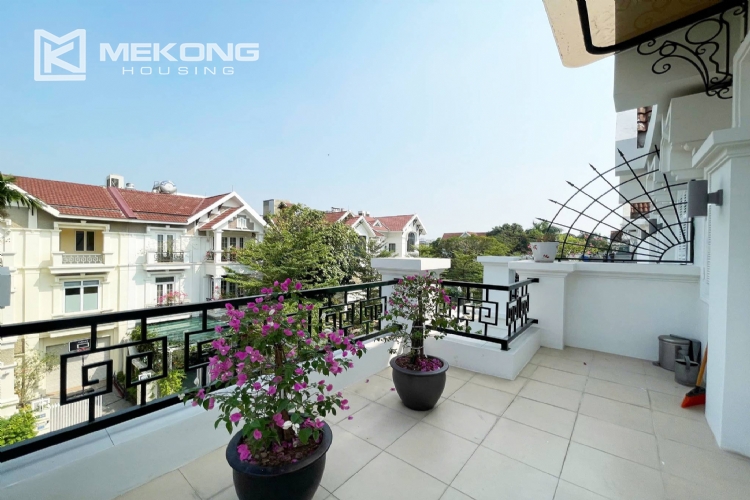 Luxurious & Spacious Garden Villa for Rent in T8 Ciputra 34