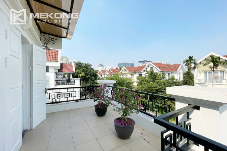 Luxurious & Spacious Garden Villa for Rent in T8 Ciputra 35