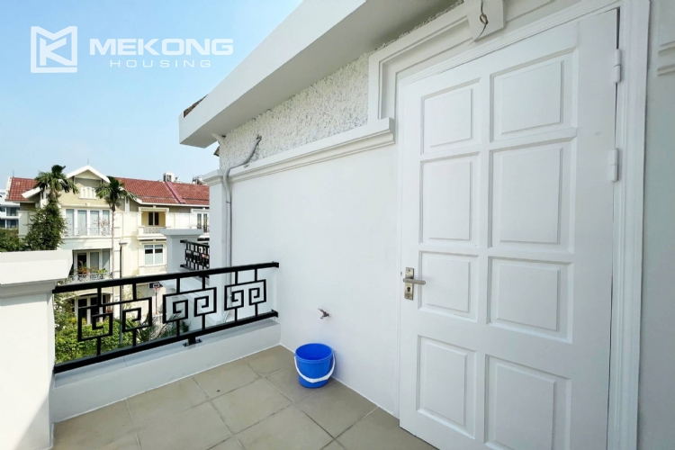 Luxurious & Spacious Garden Villa for Rent in T8 Ciputra 37