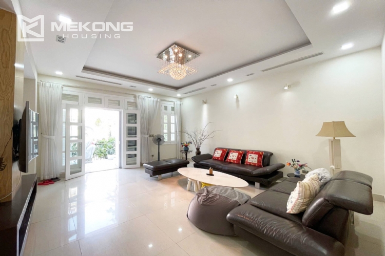 Luxurious & Spacious Garden Villa for Rent in T8 Ciputra 5