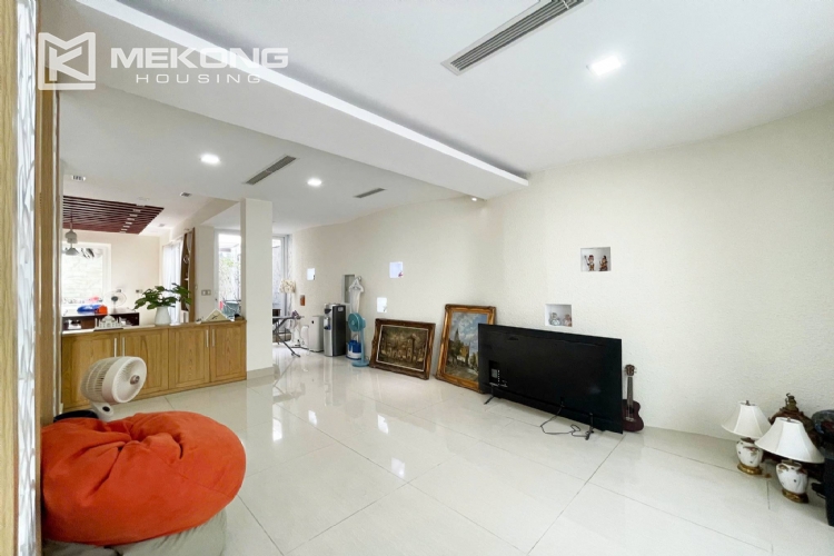 Luxurious & Spacious Garden Villa for Rent in T8 Ciputra 7