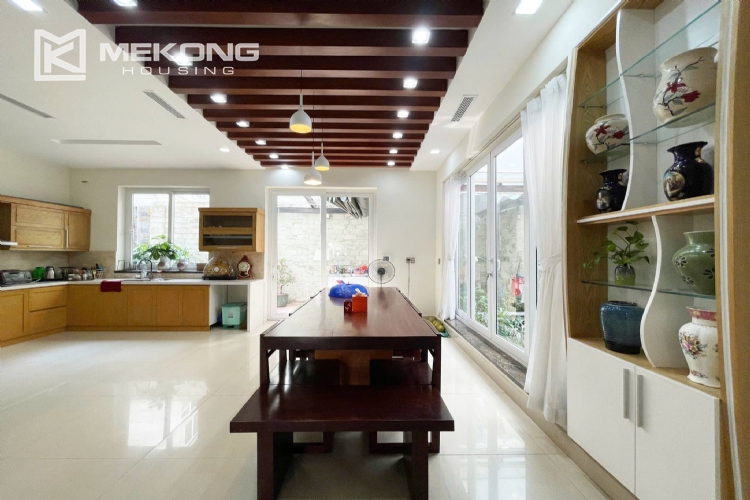 Luxurious & Spacious Garden Villa for Rent in T8 Ciputra 9