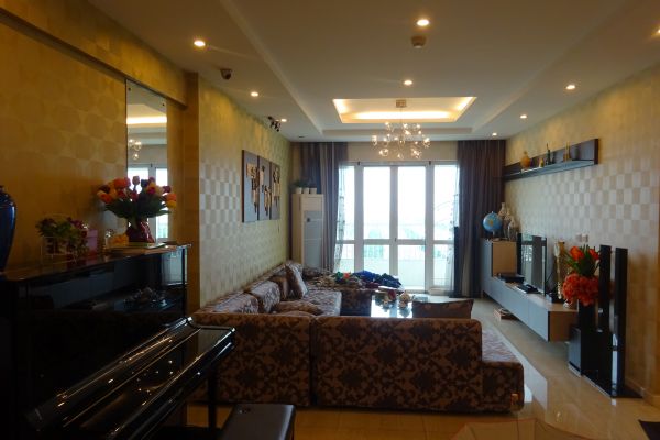 Luxury and high quality apartment with 3 bedrooms for rent in P2 tower, Ciputra Hanoi