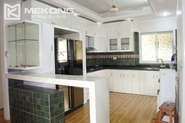 Modern 153 m2 apartment with 4 bedrooms for rent in E1 tower, Ciputra Hanoi 6