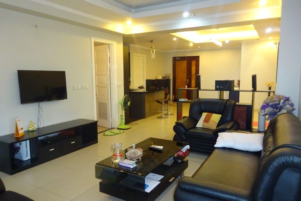 Nicely furnished apartment with 3 bedrooms for rent in E4 tower, Ciputra Hà Nội