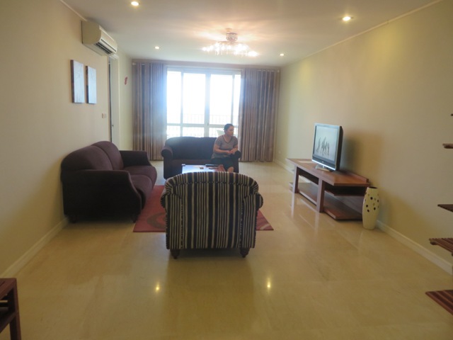 Well furnished apartment with 3 bedrooms for rent in P1 building, Ciputra Hanoi 
