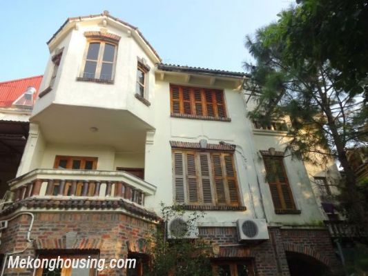 Nicely furnished villa with 4 bedrooms and swimming pool for rent in Xuan Dieu street, Tay Ho, Hanoi 1