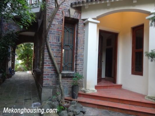 Nicely furnished villa with 4 bedrooms and swimming pool for rent in Xuan Dieu street, Tay Ho, Hanoi 4