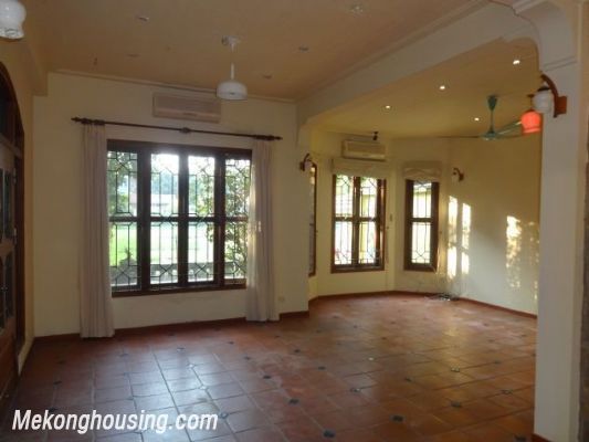 Nicely furnished villa with 4 bedrooms and swimming pool for rent in Xuan Dieu street, Tay Ho, Hanoi 8