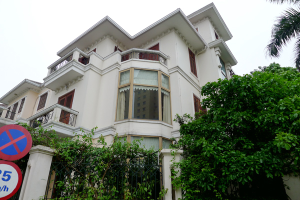 Nicely furnished villa with 4 bedrooms for rent in G block, Ciputra Hanoi