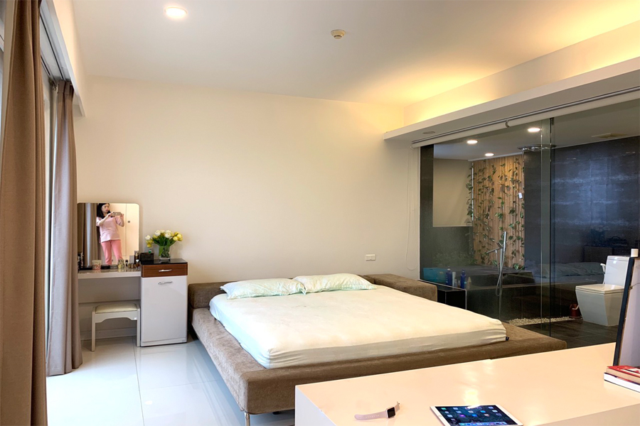 Outstanding apartment with modern design for rent in E5 tower Ciputra 8