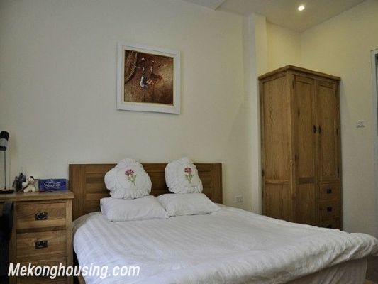 The 3 bedroom house with 950 USD/month is located on Dang Thai Mai street, Tay Ho district, Hanoi 11