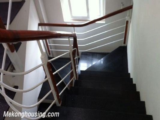 The 3 bedroom house with 950 USD/month is located on Dang Thai Mai street, Tay Ho district, Hanoi 5