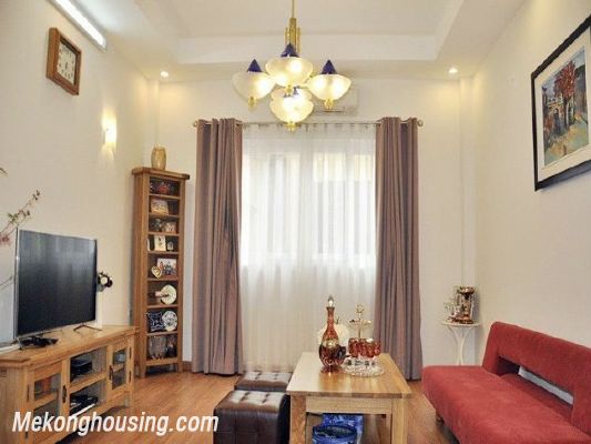The 3 bedroom house with 950 USD/month is located on Dang Thai Mai street, Tay Ho district, Hanoi 7