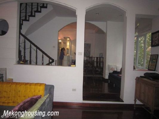 The 3 storey house with 4 bedrooms is for hire on Au Co street, Tay Ho district, Hanoi 5
