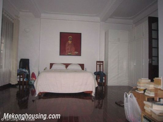 The 3 storey house with 4 bedrooms is for hire on Au Co street, Tay Ho district, Hanoi 11