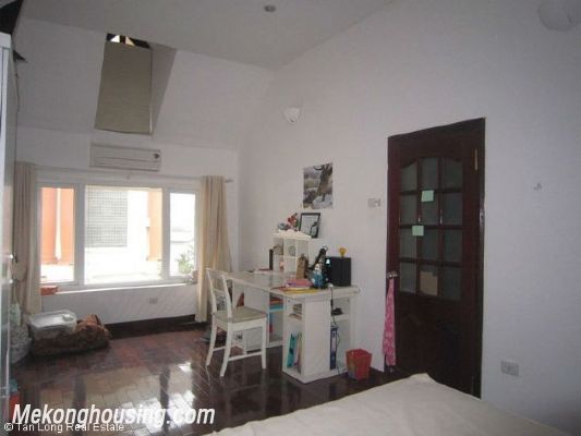 The 3 storey house with 4 bedrooms is for hire on Au Co street, Tay Ho district, Hanoi 12