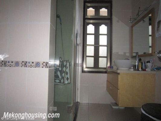 The 3 storey house with 4 bedrooms is for hire on Au Co street, Tay Ho district, Hanoi 14