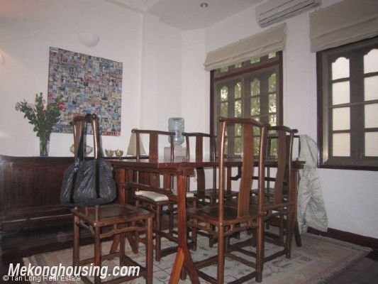 The 3 storey house with 4 bedrooms is for hire on Au Co street, Tay Ho district, Hanoi 8