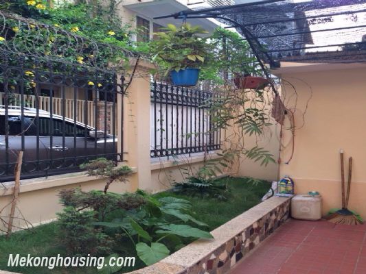 The cheap house with small garden is located on Lac Long Quan street, Tay Ho district, Hanoi 9