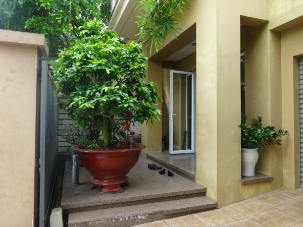 The villa with 5 bedrooms is for rent in the lot D, Ciputra Hanoi