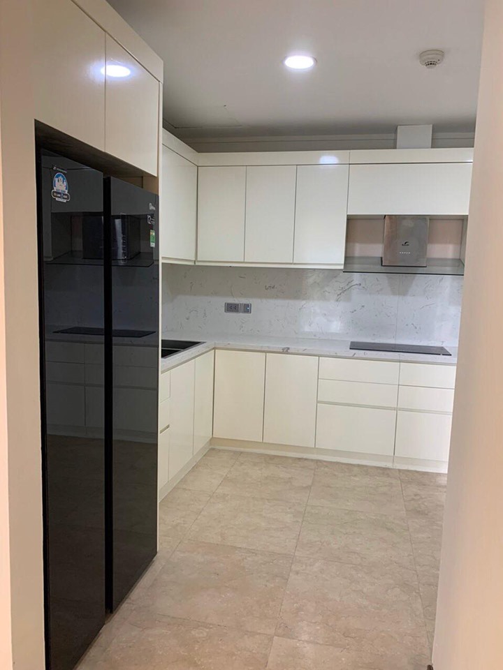 This rental apartment is located on middle floor of L1 tower Ciputra Hanoi, total living area is 267 sqm 1