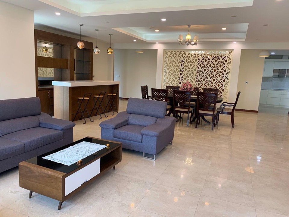 This rental apartment is located on middle floor of L1 tower Ciputra Hanoi, total living area is 267 sqm 6