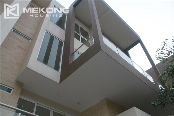 Unfurnished and spacious villa with 5 bedrooms and nice view of landscape for rent in Q block, Ciputra Hanoi 3