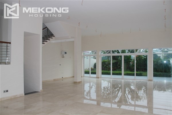 Unfurnished and spacious villa with 5 bedrooms and nice view of landscape for rent in Q block, Ciputra Hanoi 4