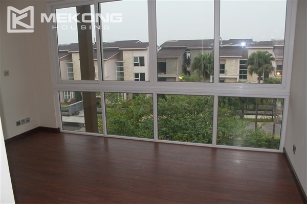 Unfurnished and spacious villa with 5 bedrooms and nice view of landscape for rent in Q block, Ciputra Hanoi 16
