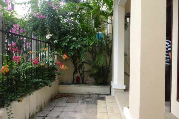 Spacious villa with 5 bedrooms for rent at good price in D block, Ciputra Hanoi