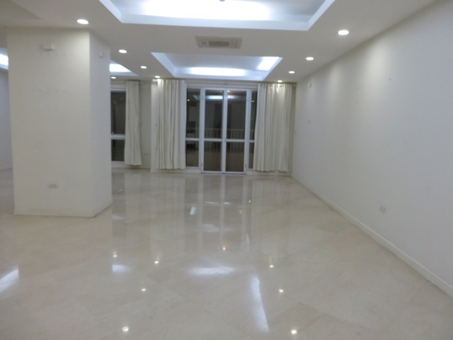 Unfurnished apartment with 3 bedrooms on high floor in P2 building, Ciputra Hanoi