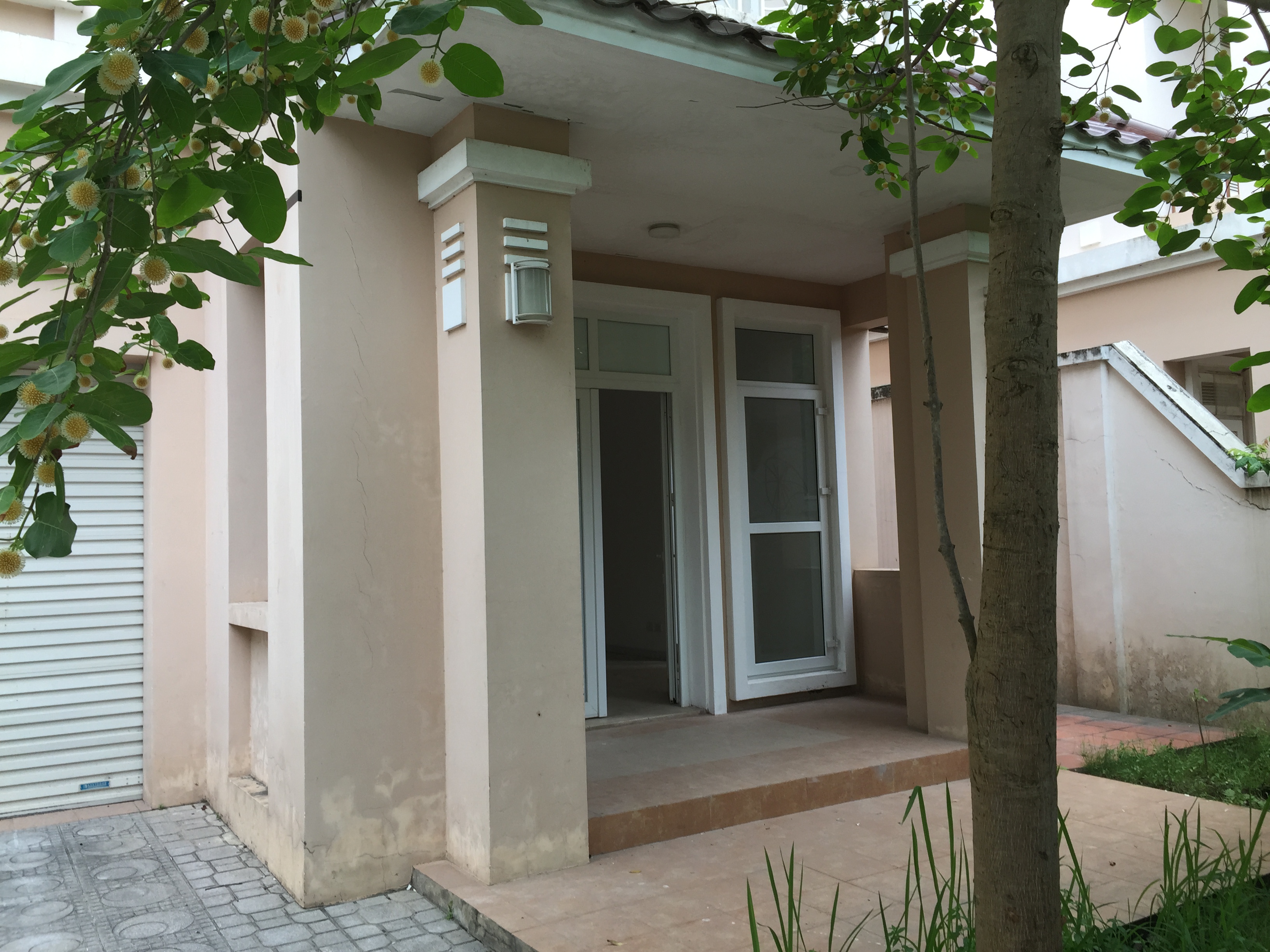 Unfurnished villa with 4 bedrooms  in T block, Ciputra Hanoi