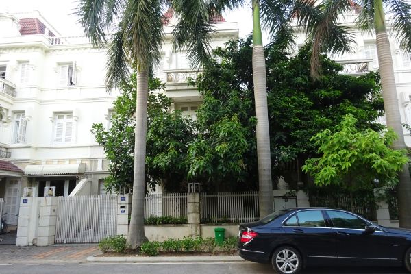 Unfurnished villa with 5 bedrooms for rent in T block, Ciputra Hanoi