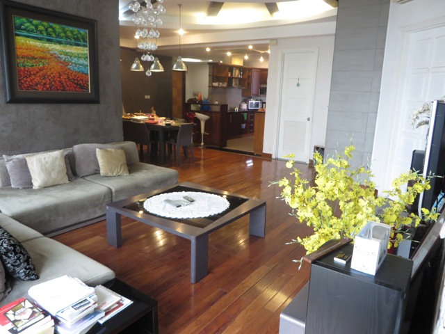 Well decorated apartment with 3 bedrooms on high floor in E5 Ciputra Hanoi