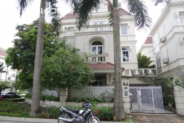 Well designed villa with modern furniture for rent in T block, Ciputra Hanoi 1