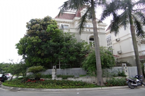 Well designed villa with modern furniture for rent in T block, Ciputra Hanoi 2